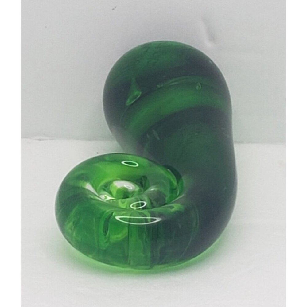 Smashing Art Glass The Koru In Emerald Symbolises Life Growth Strength And Peace - Picture 8 of 8